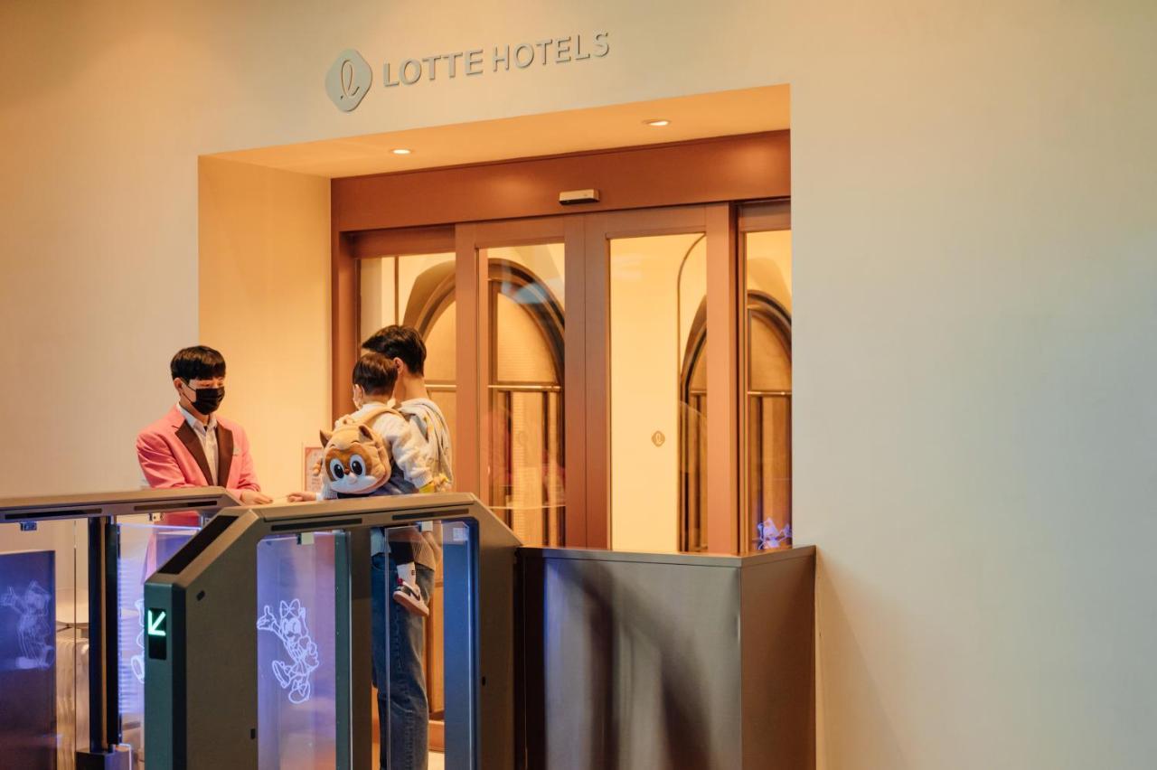 Lotte Hotel World Seoul Ngoại thất bức ảnh Entrance to the hotel