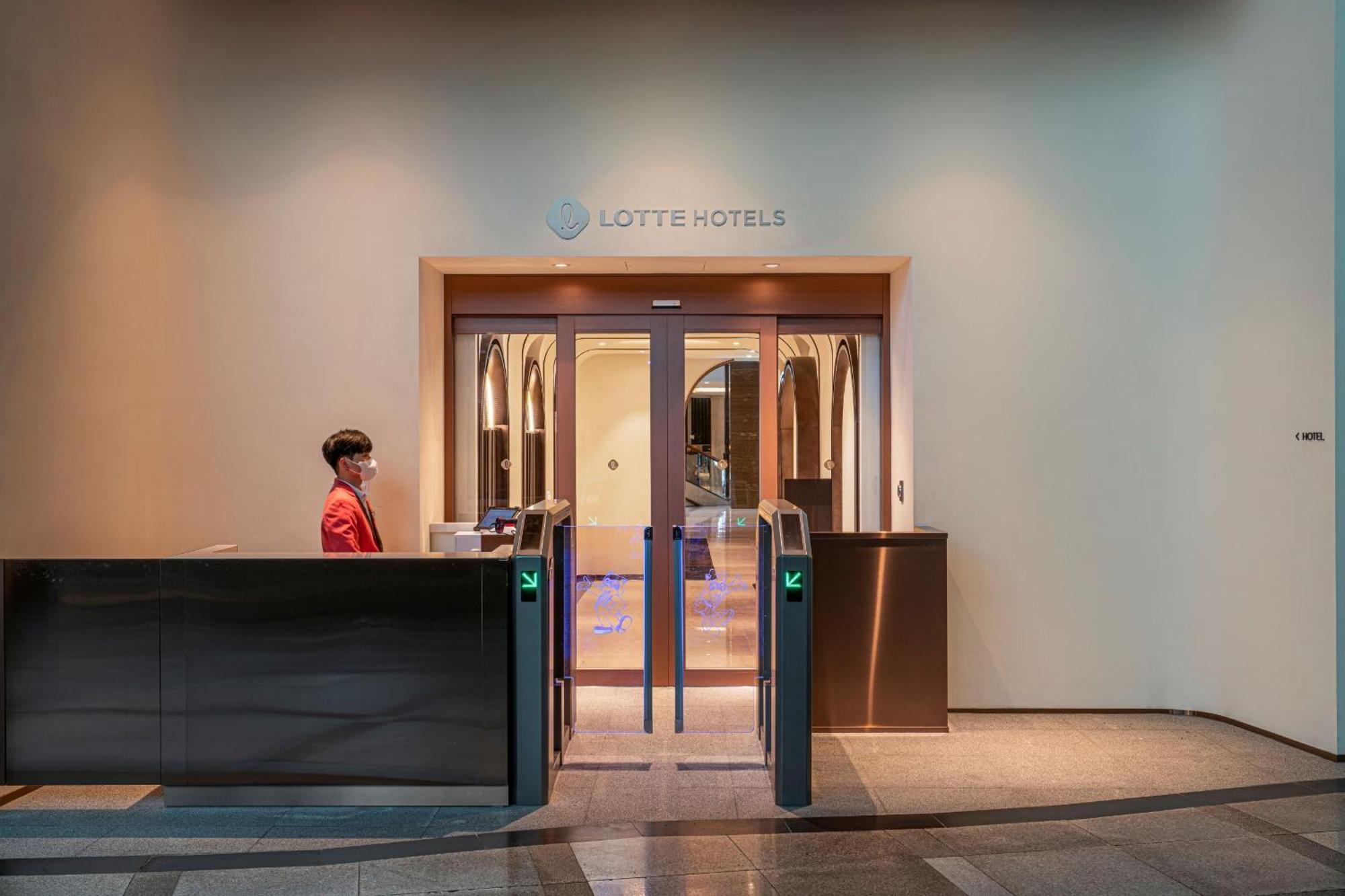 Lotte Hotel World Seoul Ngoại thất bức ảnh Entrance of Lotte Hotels