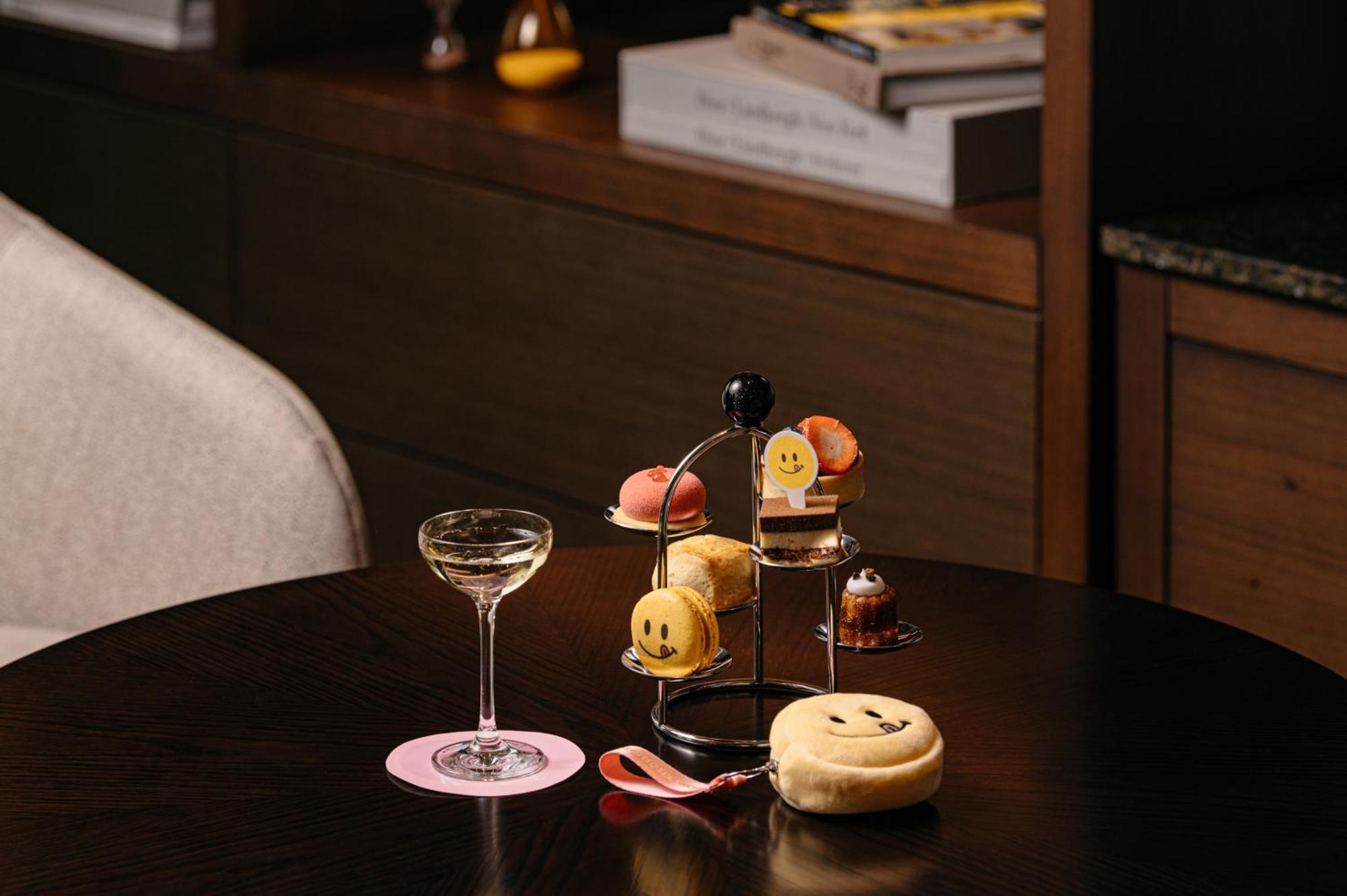 Lotte Hotel World Seoul Ngoại thất bức ảnh Afternoon tea at The Mira Hong Kong